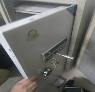 丹灶迪堡保险柜开锁